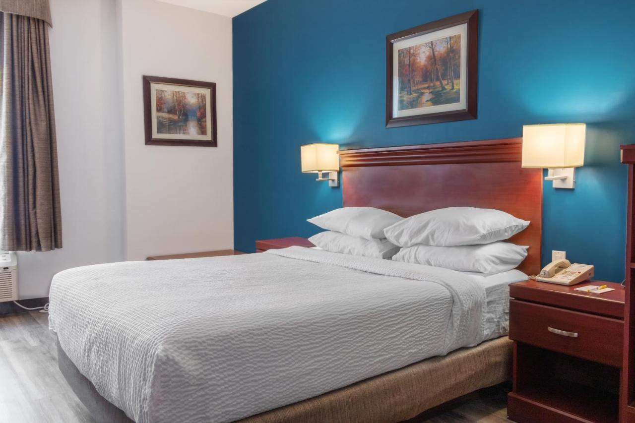 Premier Inn & Suites - Downtown Hamilton Eksteriør bilde