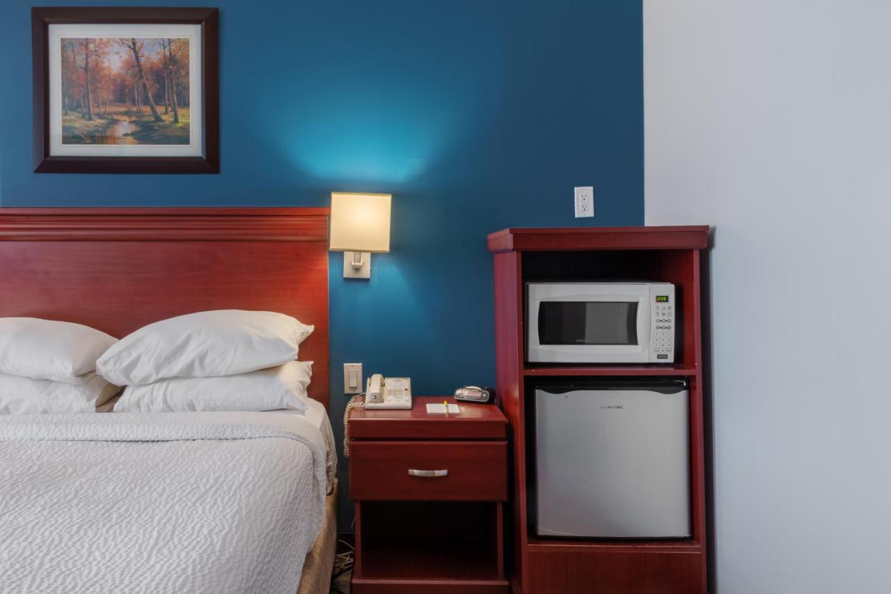 Premier Inn & Suites - Downtown Hamilton Eksteriør bilde